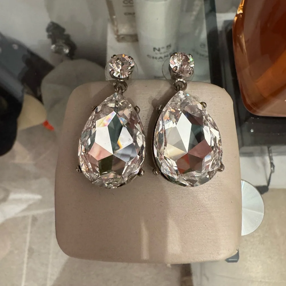 Fashion Jewelry Silver Crystal Teardrop Earrings - Picture 2 of 2